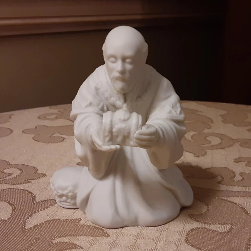 Avon Nativity Collectibles Magi-Melchior Porcelain Figurine
